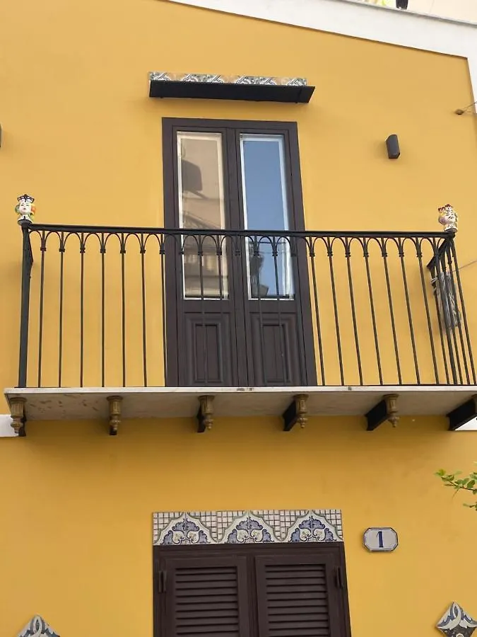 Casa Vacanze Donna Pina Palermo Holiday home